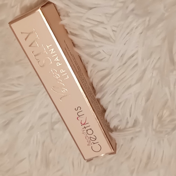 Beauty Creations Velvet Stay “Red Affair” - Picture 5 of 10